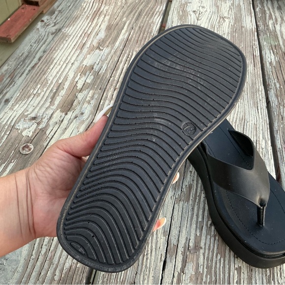 Forever 21 Black Platform Casual Flip Flops Size 7.5 - Picture 3 of 6